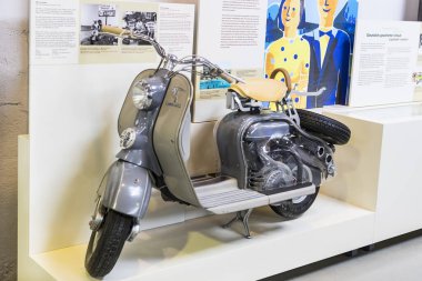 Münih, Almanya - 26 Kasım 2018: topluluğu tarihsel olarak bilinen ve Münih ulaşım Müzesi (Deutsches Museum Verkehrszentrum Araçlar). 