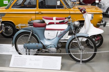 Münih, Almanya - 26 Kasım 2018: topluluğu tarihsel olarak bilinen ve Münih ulaşım Müzesi (Deutsches Museum Verkehrszentrum Araçlar)