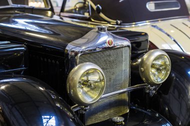 Münih, Almanya - 26 Kasım 2018: topluluğu tarihsel olarak bilinen ve Münih ulaşım Müzesi (Deutsches Museum Verkehrszentrum Araçlar). 