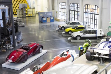 Münih, Almanya - 26 Kasım 2018: topluluğu tarihsel olarak bilinen ve Münih ulaşım Müzesi (Deutsches Museum Verkehrszentrum Araçlar). 