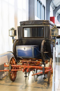 Münih, Almanya - 26 Kasım 2018: topluluğu tarihsel olarak bilinen ve Münih ulaşım Müzesi (Deutsches Museum Verkehrszentrum Araçlar). 