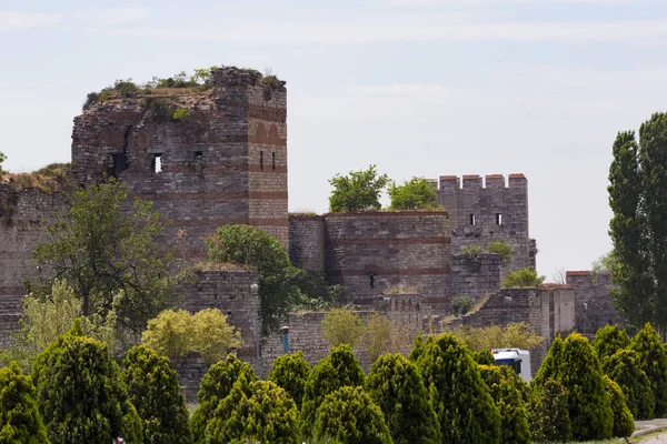 Die Alten Mauern Des Kaisers Theodosius Zur Verteidigung Konstantinopels Die — Stockfoto