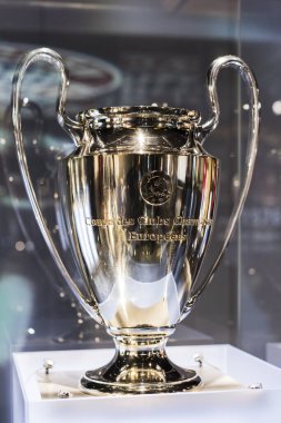 Münih, Almanya - 25 Kasım 2018: Başarıları Müzesi futbol kulübü Munich Bavyera Allianz Arena topraklarında bulunan.
