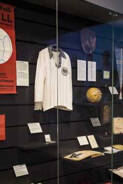 Münih, Almanya - 25 Kasım 2018: Başarıları Müzesi futbol kulübü Munich Bavyera Allianz Arena topraklarında bulunan.