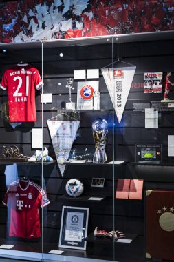 Münih, Almanya - 25 Kasım 2018: Başarıları Müzesi futbol kulübü Munich Bavyera Allianz Arena topraklarında bulunan.