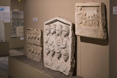 Istanbul, Türkiye - 4 Nisan, 2017: Arkeoloji Müzesi İstanbul, antik sergileyen bugünkü Türkiye Cumhuriyeti topraklarında yaşayan eski imparatorlukların