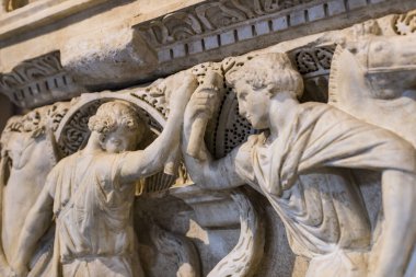 Istanbul, Türkiye - 4 Nisan, 2017: Arkeoloji Müzesi İstanbul, antik sergileyen bugünkü Türkiye Cumhuriyeti topraklarında yaşayan eski imparatorlukların