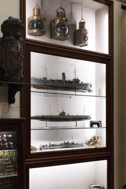 Madrid, İspanya - 28 Mart 2018:İspanya Donanması'nın Madrid tarihindeki Denizcilik Müzesi tarihi eser modellerini .