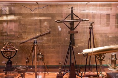 Madrid, İspanya - 28 Mart 2018:İspanya Donanması'nın Madrid tarihindeki Denizcilik Müzesi tarihi eser modellerini .