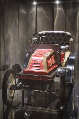 MILAN, ITALY - 6 Haziran 2018: Leonardo Da Vinci Bölümü 'nden sonra adlandırılan Teknolojik Teknik Müze, Leonardo Da Vinci' nin teknik icatlarının ve cihazlarının modellerinin sergilenmesi. 
