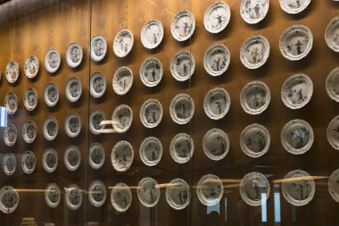 6 HAZİRAN 2018, MİLAN, İTALYA: Milano soylularının lüks eşyalarının sergisi Sforza Kale Müzesi 'nde sergilenmektedir.. 