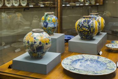 6 HAZİRAN 2018, MİLAN, İTALYA: Milano soylularının lüks eşyalarının sergisi Sforza Kale Müzesi 'nde sergilenmektedir.. 