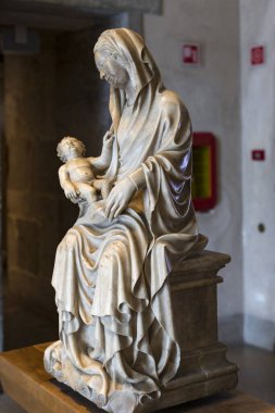 MILAN, İtalya - 6 Haziran 2018: Milano soylularının cephaneliği Sforza Kalesi Müzesi 'nde sergilenmektedir.. 