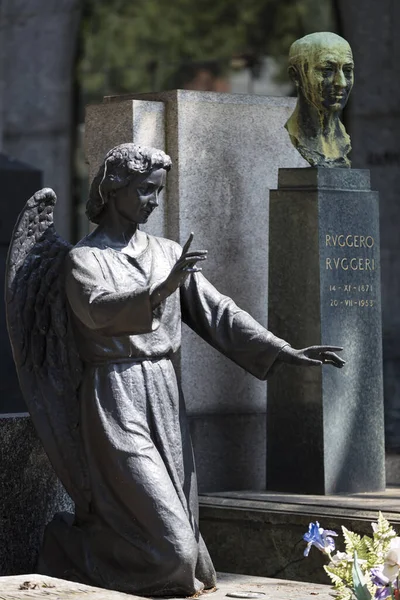 Milano Italia Giugno 2018 Statue Del Lutto Sulle Tombe Del — Foto Stock