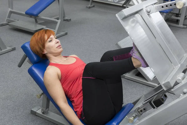 Elderly Woman Engaged Power Fitness Gym — Stock Photo, Image