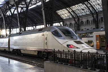 BARCELONA, SPAIN - 13 HAZİRAN 2018: Sabah Fransız istasyonu Barcelona mimarisi. 