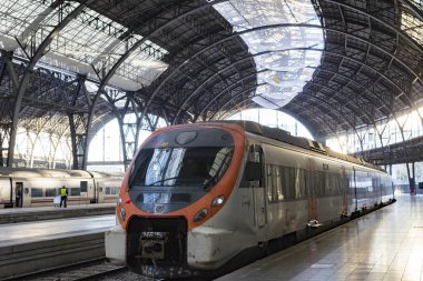 BARCELONA, SPAIN - 13 HAZİRAN 2018: Sabah Fransız istasyonu Barcelona mimarisi. 