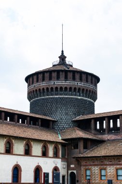 Milano 'daki Sforza Kalesi' nin mimarisinin elementleri.. 