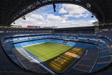 MADRID, İspanya - 25 Mart 2018: Real Madrid Futbol Kulübü Kraliyet Stadyumu Tribünleri