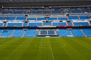 MADRID, İspanya - 25 Mart 2018: Real Madrid Futbol Kulübü Kraliyet Stadyumu Tribünleri