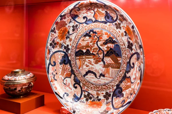 Munich Germany 2018年11月27日 来自巴伐利亚国王系列的陶器和餐具陈列在博物馆里 — 图库照片