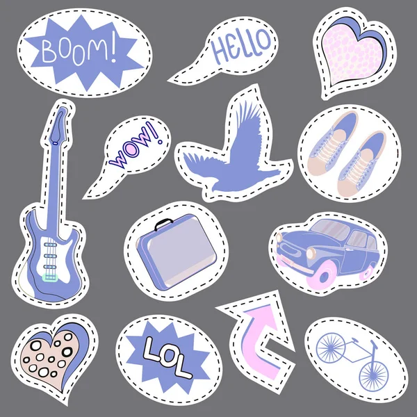 Schets strips Set stickers met harten, toespraak bellen, tekst cool, liefde, bliksem, lippen, ringen, zonnebril. Meisjesachtig mode elementen in heldere kleuren. Komische stijl. Mode patch badges — Stockvector