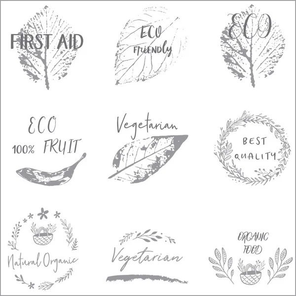 Çizilmiş etiketleri ve öğeleri koleksiyonu için organik yiyecek ve içecek ver. Öğeleri koleksiyonu gıda pazarı etiketleri, e-ticaret, organik ürünler tanıtım, premium kaliteli gıda ve sağlıklı yaşam için.