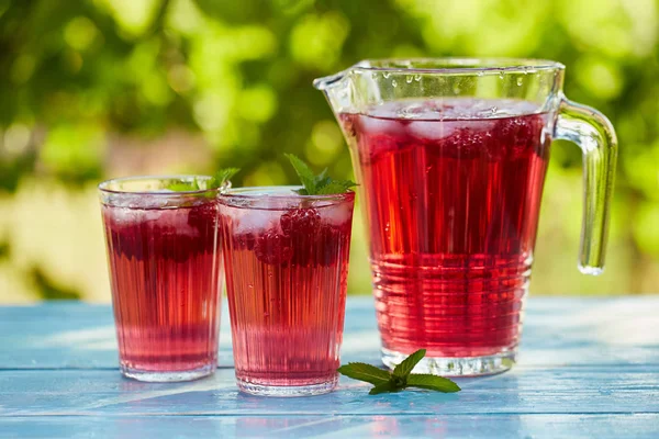 Ahududu ile kırmızı limonata