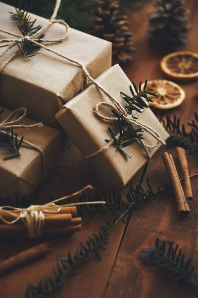 Tres Regalos Navidad Envueltos Tablas Madera — Foto de Stock