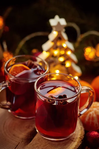 Deux Verres Vin Chaud Chaud Chaud Sur Table Noël — Photo