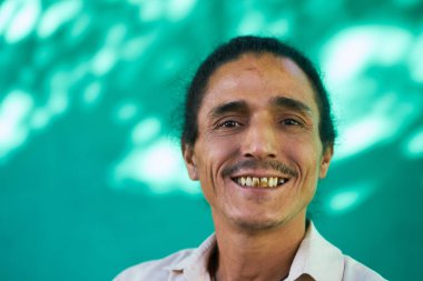 Mutlu insanlar Keçi sakalı gülüyor ile Latin bey portresi