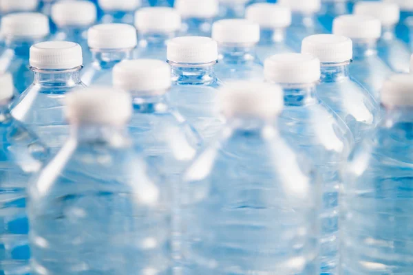 Fabrik für Recycling und Verarbeitung von Plastikflaschen — Stockfoto