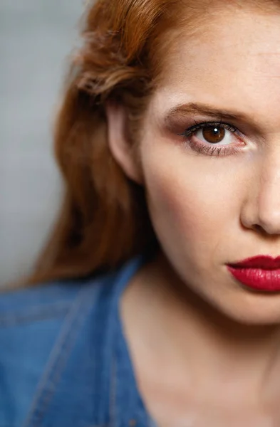 Facial Expressions Of Young Redhead Woman Closeup — Stock Photo, Image