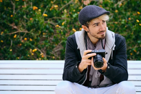 Portrait Of Hipster Street Photographer Holding Mirrorless Camera — Stock Photo, Image