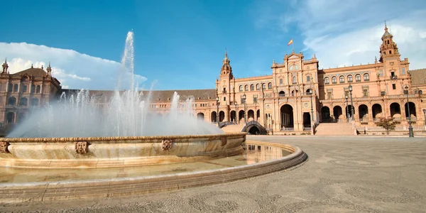 Fontanna i Pałac Plaza de Espana w Sewilli Hiszpania — Zdjęcie stockowe