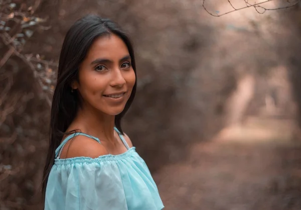 Joven Modelo Mexicana Posando Para Camara Los Viveros Coyoacan Bosque — Foto de Stock