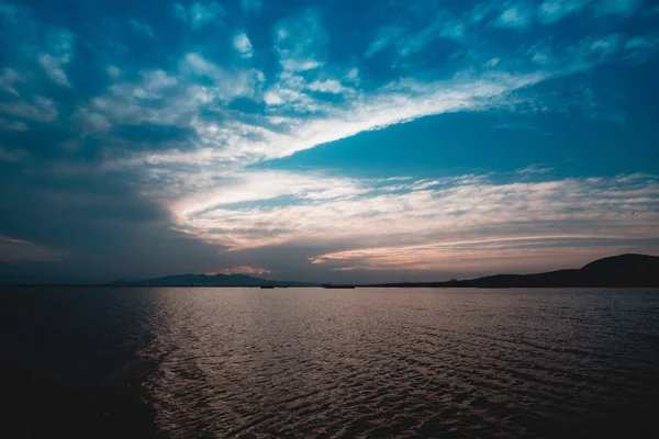 La Lagunda de Zumpango, es una de las lagunas que componia un sistema de lagos loccalizados al noreste del Valle de Mexico. Este lugar nos regala preciosos atardeceres llenos de calma y muchas tonalidades.