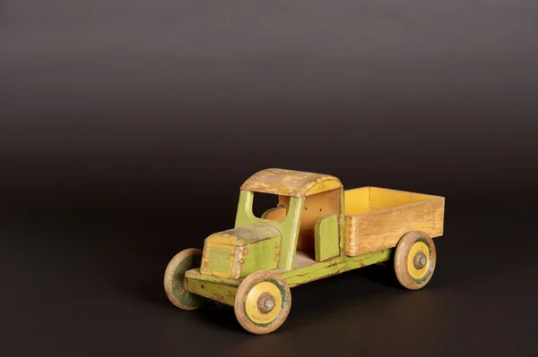 Деревянный грузовик. ручной работы в Германии — стоковое фото