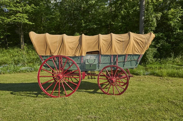 Conestoga vagn (täckt vagn) — Stockfoto