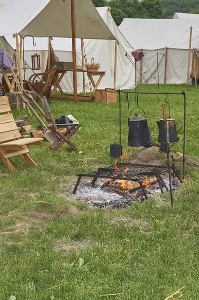 Лагерь гражданской войны и лагерь — стоковое фото