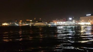 Istanbul. Galata Köprüsü. İyi geceler. 17 Ekim 2017.