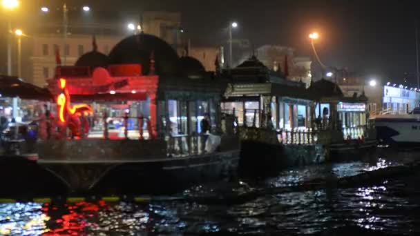 Istanbul. Galata Köprüsü. İyi geceler. 17 Ekim 2017. — Stok video