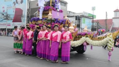 Chiang Mai tatil çiçek çiçekler orkide, renkli, insanlar. dans, çocuk, geçit.2 february2018 geçit töreni