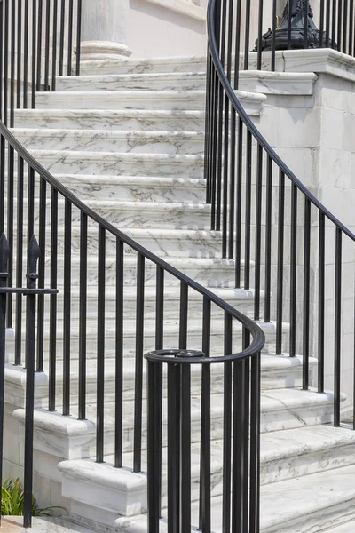 Açık mermer merdiven — Stok fotoğraf