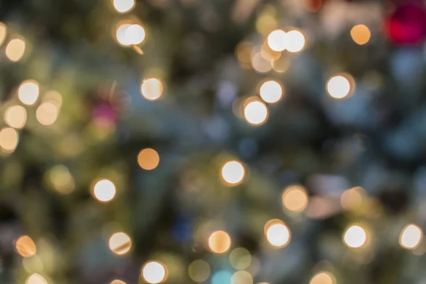 Luces y ornamentos navideños — Foto de Stock