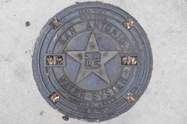 Couverture de trou d'homme à San Antonio — Photo