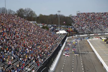 NASCAR: Nisan 02 Stp 500