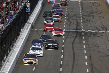 NASCAR: Nisan 02 Stp 500