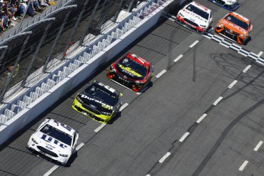 NASCAR: Nisan 02 Stp 500