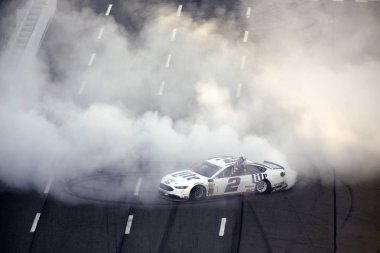 NASCAR: Nisan 02 Stp 500